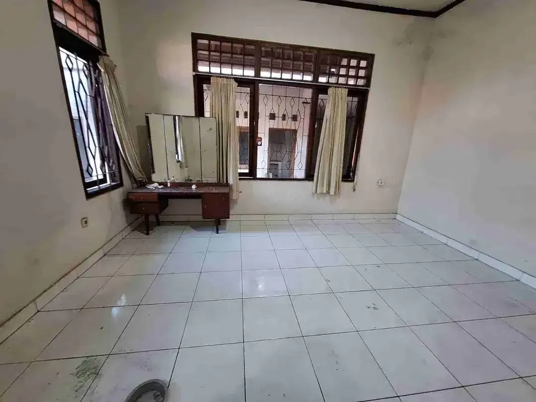 Disewakan Properti Strategis Jalan Utama  Dekat Gajah Mada Denpasar - Image 3 of 6