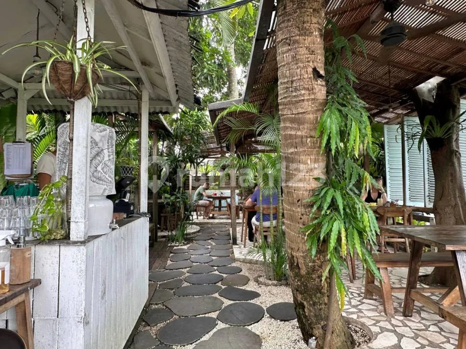 For Sale Established Restaurant / Café - Prime Location In Canggu - Image 3 of 4