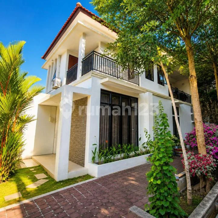House Minimalis 4 Bedrooms One Gate System Jimbaran Bali - Image 3 of 4