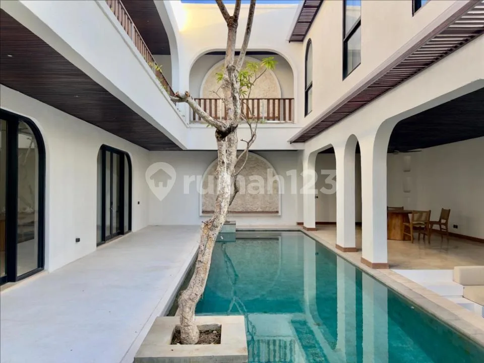 3 Bedrooms Luxury Secure Living Just 1 KM To Finss Beach Club At Berawa Canggu - Image 4 of 4