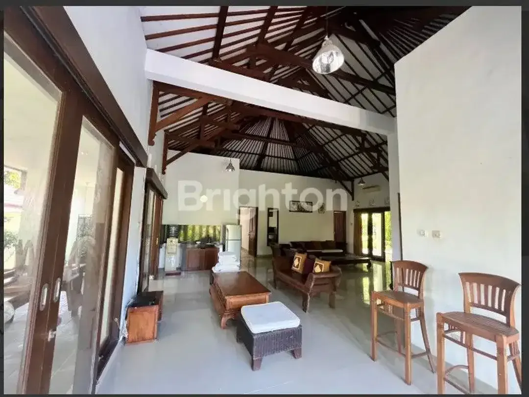 PRICE DROP, BEST DEAL - BEAuTIFUL 3 BDR VILLA SHORT DRIVE TO FINNS BEACH & ALL AMENITIES @BERAWA CANGGU - Image 3 of 8