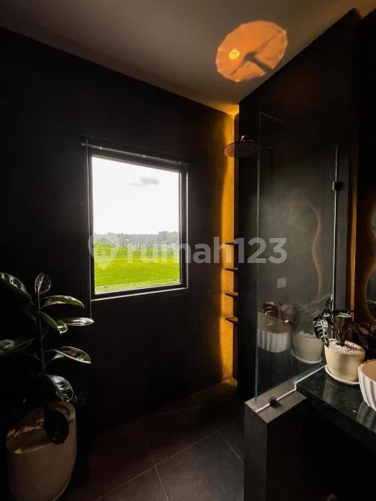 Dijual Villa Mewah 3 Bedroom dengan View Sawah di Ubud - Image 2 of 4