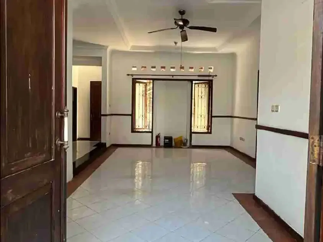 SEWA RUMAH 3 KT DI SIDAKARYA DENPASAR. - Image 2 of 5