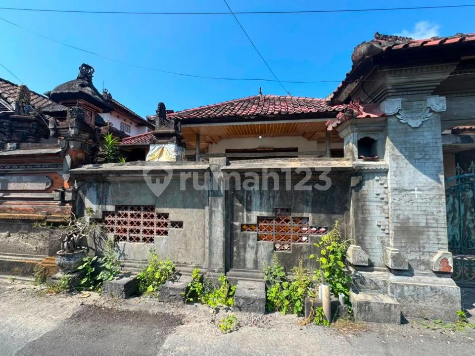 Rumah 1 Lantai 4 Kamar Tidur Hadap Utara Bagus - Image 1 of 4