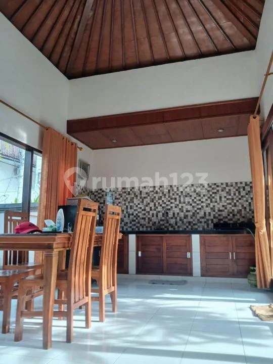 Disewakan Rumah Sewa 2 Lantai Semi Furnished - Kerobokan Badung - Image 3 of 4