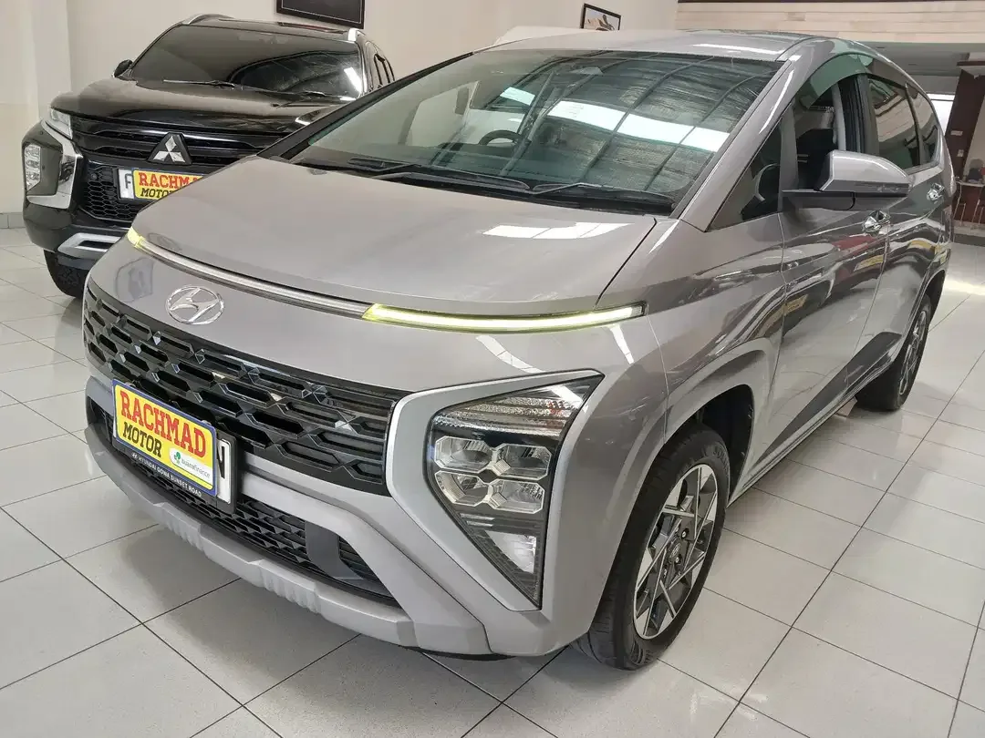 Hyundai Stargezer Prime 2023 Abu - abu A/T 1.5cc - Image 2 of 9