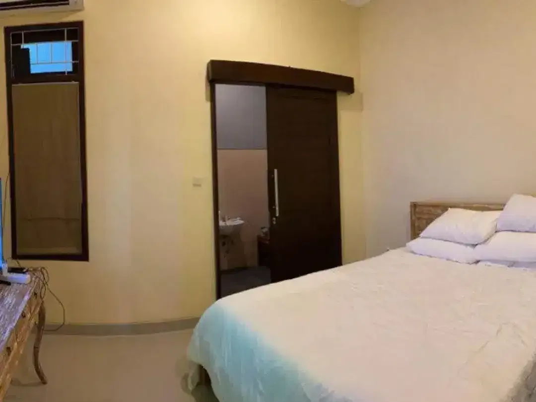 Dijual Rumah Lantai 2‼Berlokasi di Taman Jimbaran - Image 4 of 9
