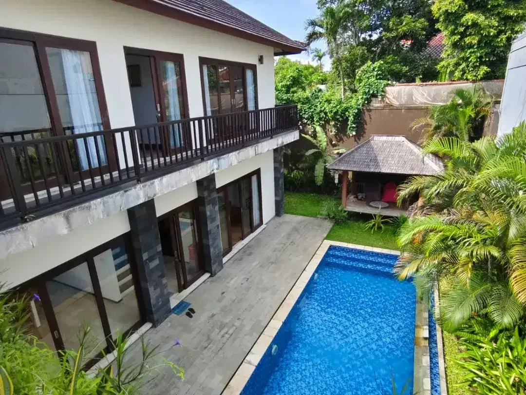villa cantik di ungasan, dekat pantai, kompleks villa, view patung GWK - Image 1 of 10