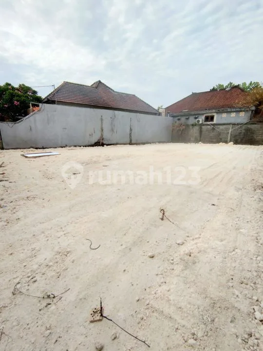 TANAH PREMIUM DIKELILINGI VILLA POSISI PRIVATE DEKAT SUNSET ROAD - Image 1 of 4