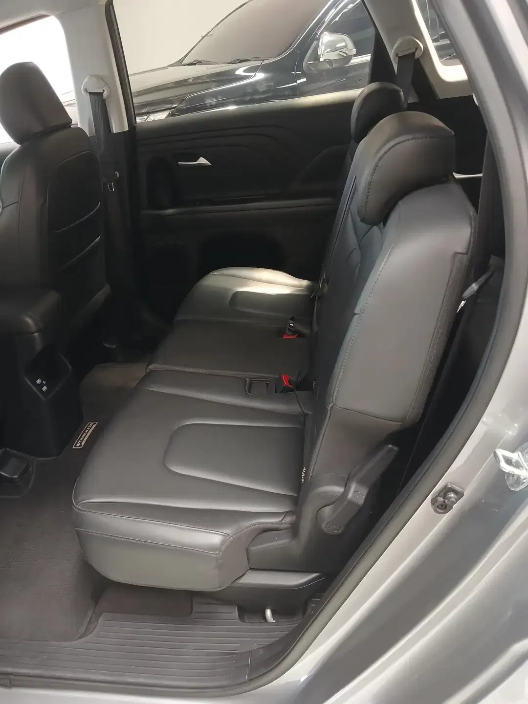 Hyundai Stargezer Prime 2023 Abu - abu A/T 1.5cc - Image 7 of 9