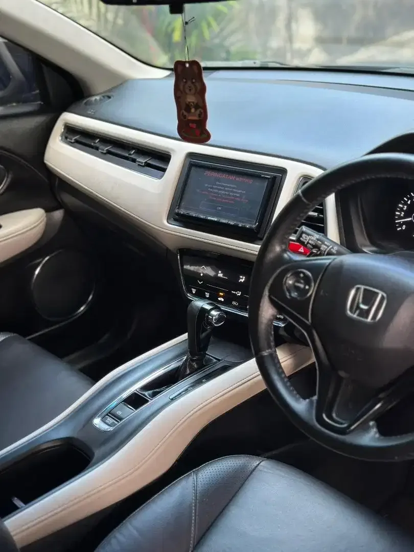 HRV PRESTIGE 2015 MATIC SUNROOF LOW KM ISTIMEWA - Image 6 of 10