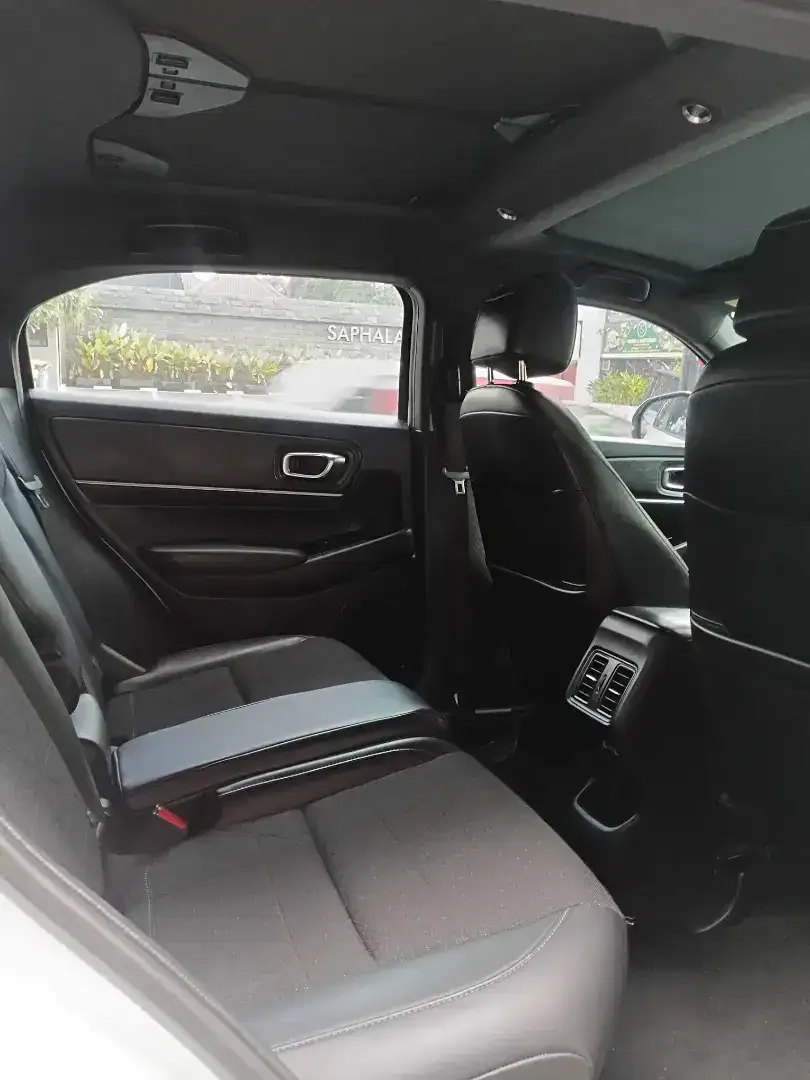 HRV SE NEW MODEL 2023 PAJAK BARU LOW KM SEPERTI BARU - Image 6 of 10