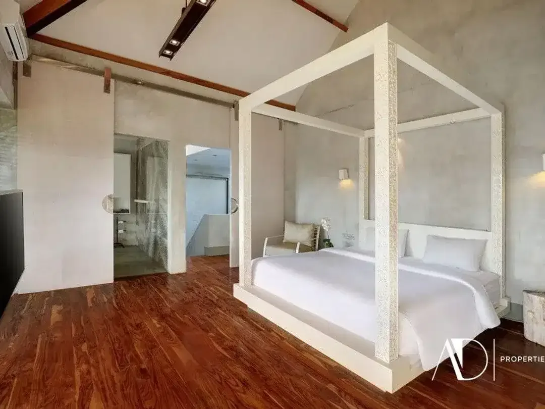 FREEHOLD | 4-BEDROOM VILLA IN PRIVATE COMPLEX - UMALAS, BALI - Image 7 of 10