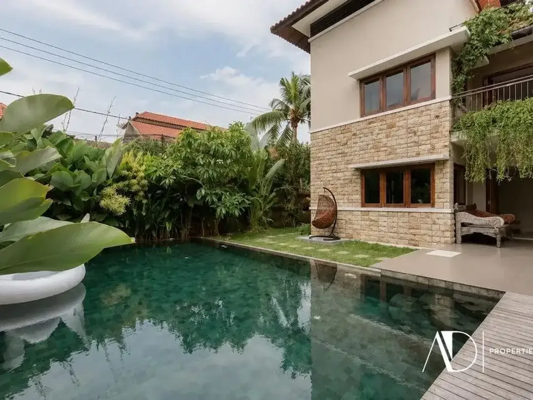 FREEHOLD | 5-BEDROOM TROPICAL VILLA IN PETITENGET - Image 4 of 10