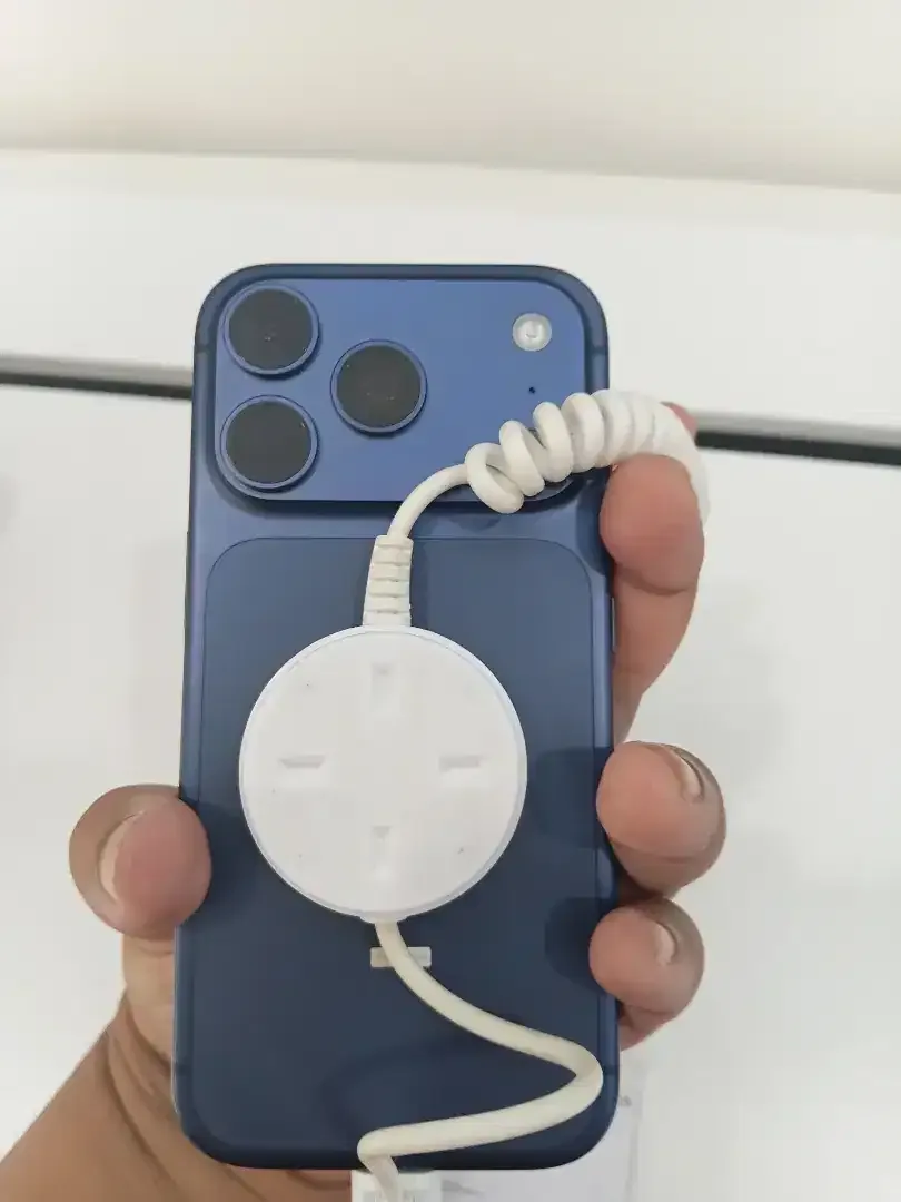 Iphone 17 promax - Image 6 of 6