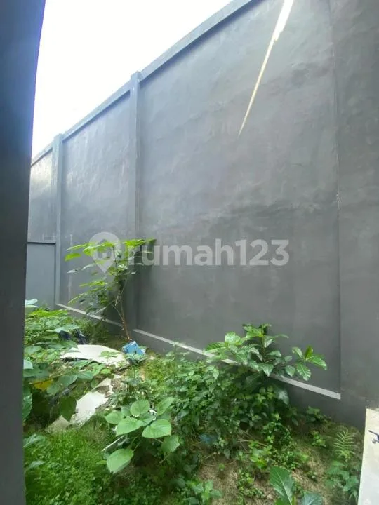 Ruko 3 Lantai Dijual Jalan Cargo Denpasar - Gudang & Rooftop - Image 3 of 4