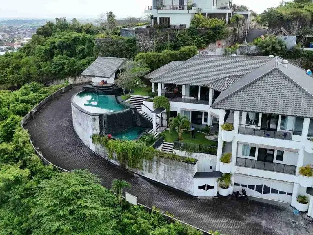 Villa Extraodinary Cliffside escape Kutuh Jimbaran Bali - Image 1 of 10