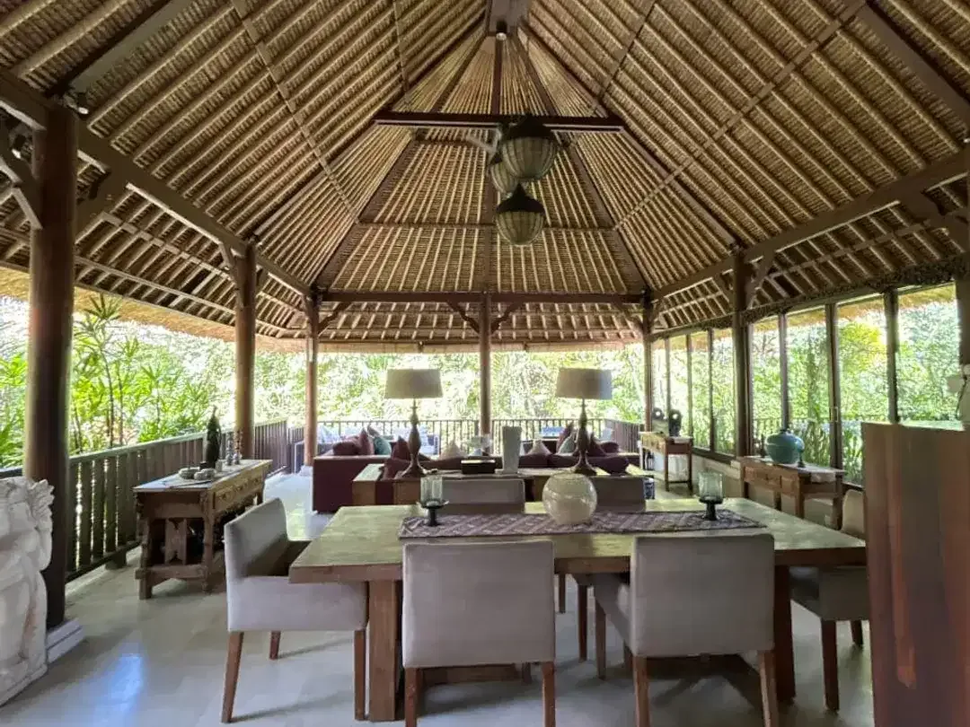 BALINESE VILLA NEAR PERERENAN BEACH - FOR SALE - Image 5 of 10