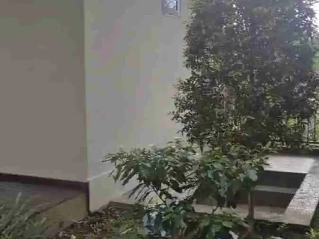 dijual villa 4 bedroom tanpa furniture di Taman Sakura dekat hotel Ayana jimbaran Kuta Selatan Badung Bali - Image 5 of 6