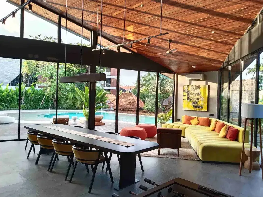 Luxury Villa Premium 5 Kamar Dekat Pantai Batu Bolong - Image 7 of 10