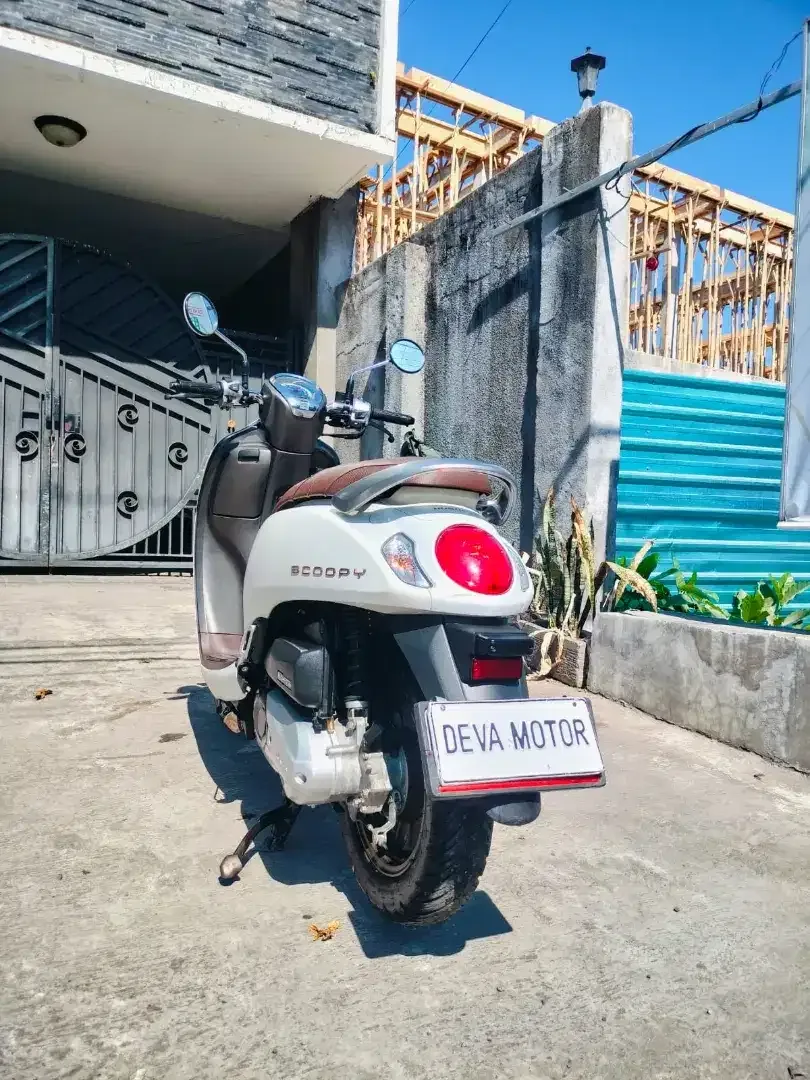 Scoopy prestige 2023 putih Deva motor - Image 6 of 8