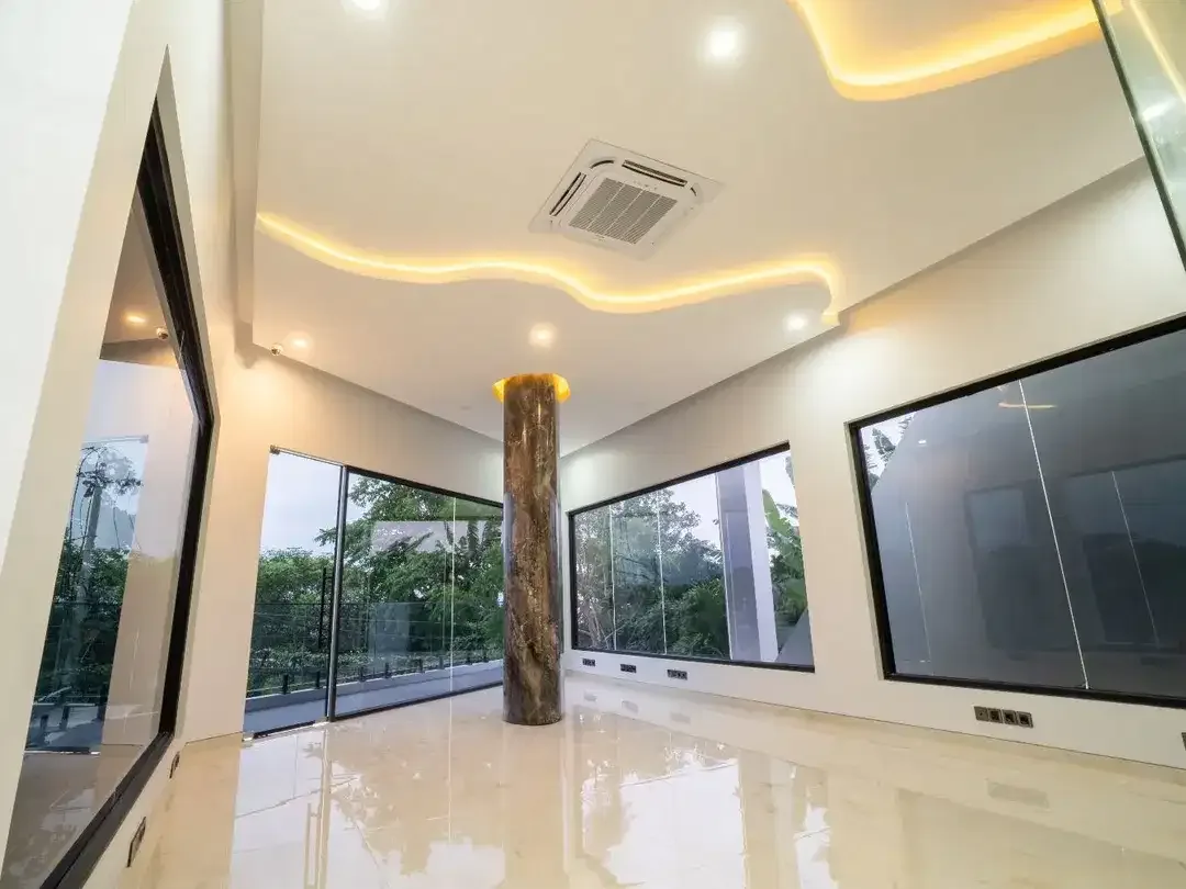 PRIME COMMERCIAL BUILDING FOR SALE – SANUR, BALI - Image 2 of 10