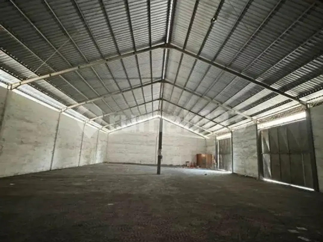 Gudang Strategis di Denpasar Utara, LT 2.440 M², Gudang 726 M², SHM & PBG - Image 2 of 5