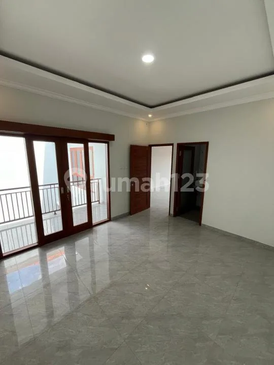 Rumah Vila Modern 2 Lantai Lokasi Strategis Dekat Pantai Sanur - Image 3 of 4