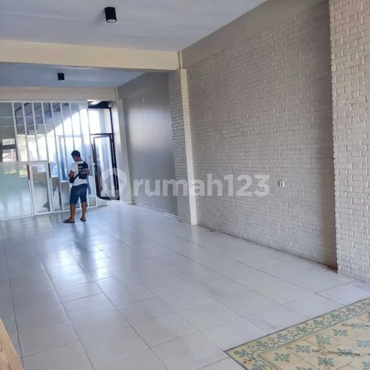 Dijual Cepat Ruko Siap Pakai Full Renov Bangunan 3 Lantai Sanur - Image 3 of 4