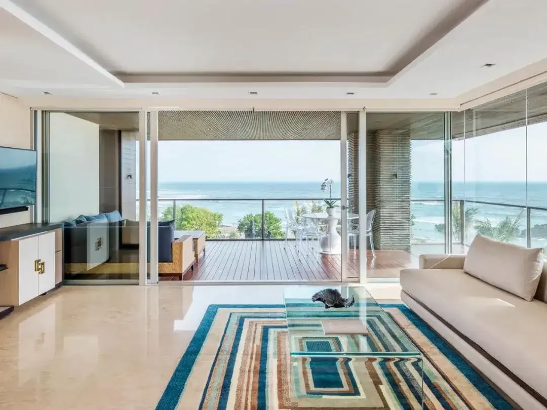 Leasehold - Luxurious Oceanfront Penthouse in Canggu with Private Rooftop Pool - Image 5 of 8