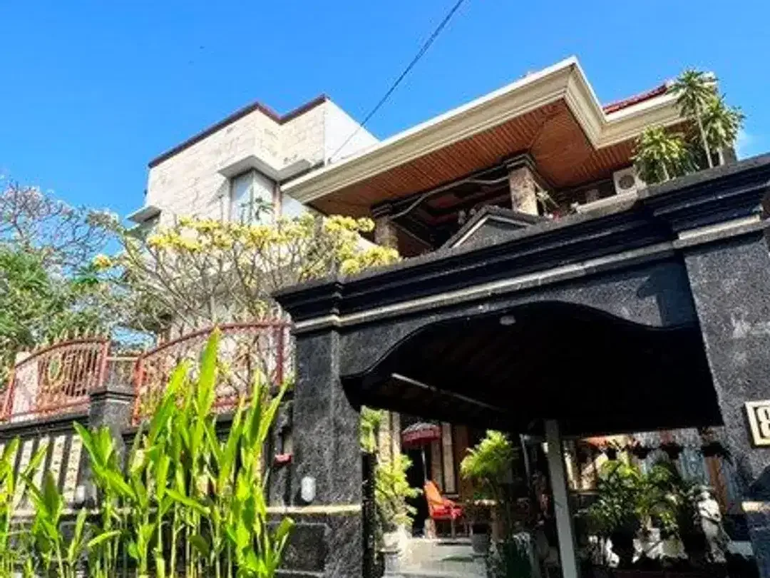 Rumah Villa Full Furnished 4 Kamar Tidur Disewakan di Denpasar Barat - Image 1 of 10