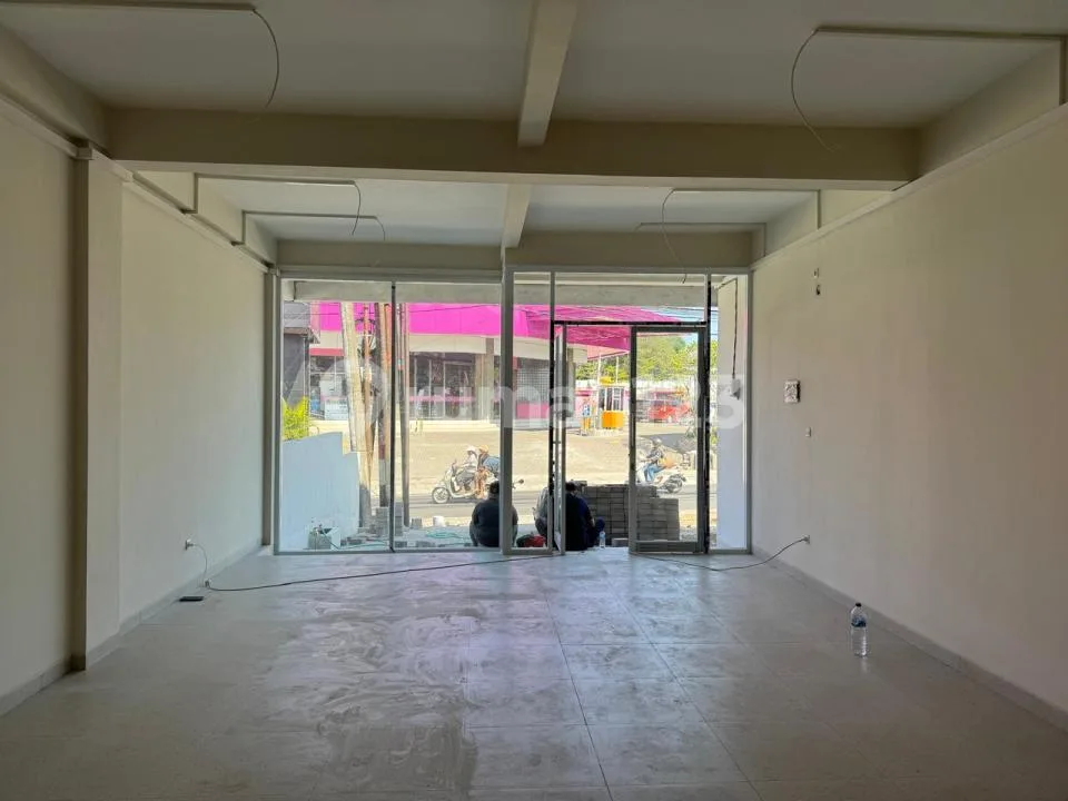Ruko Ikonik 3 Lantai + Basement & Rooftop - Siap Jadi Magnet Bisnis di Benoa - Image 2 of 4