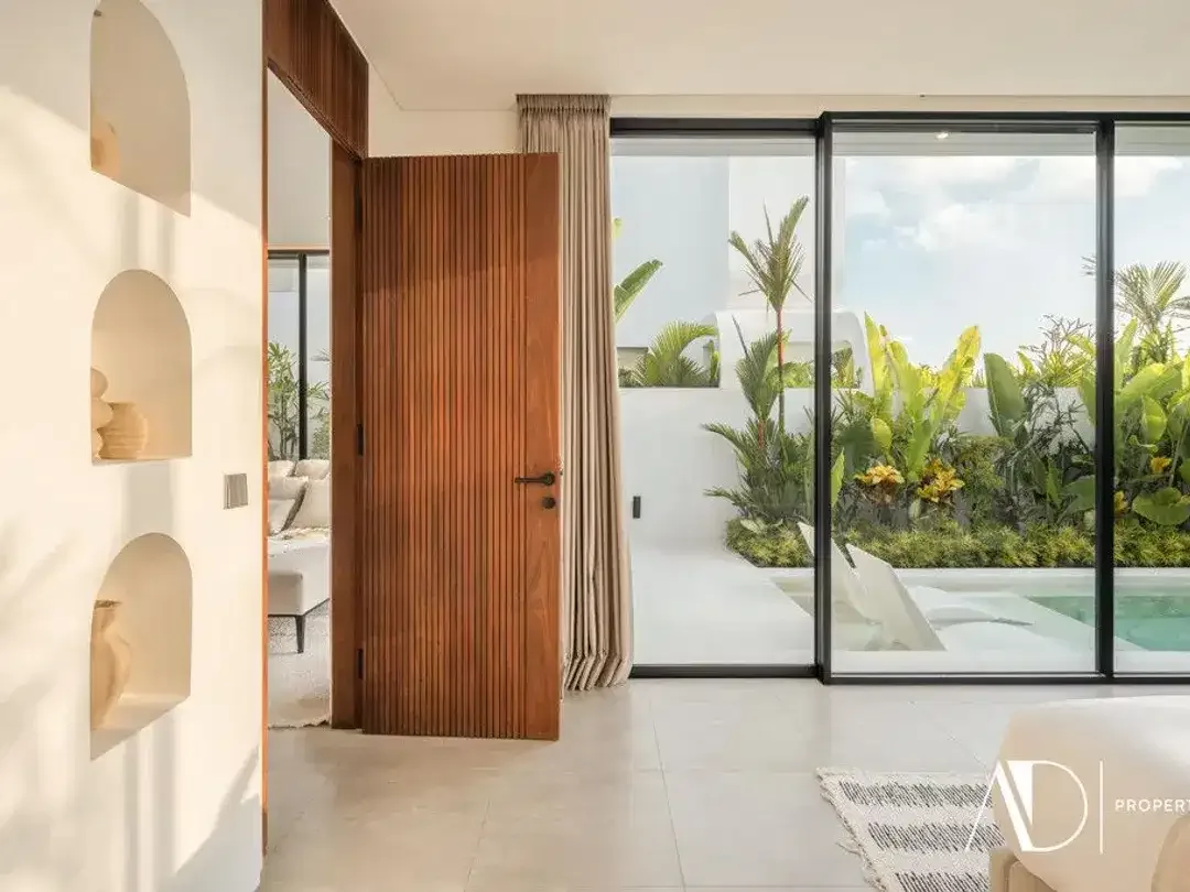 LEASEHOLD | 1-BEDROOM VILLA 100 METERS FROM SESEH BEACH - Image 7 of 10