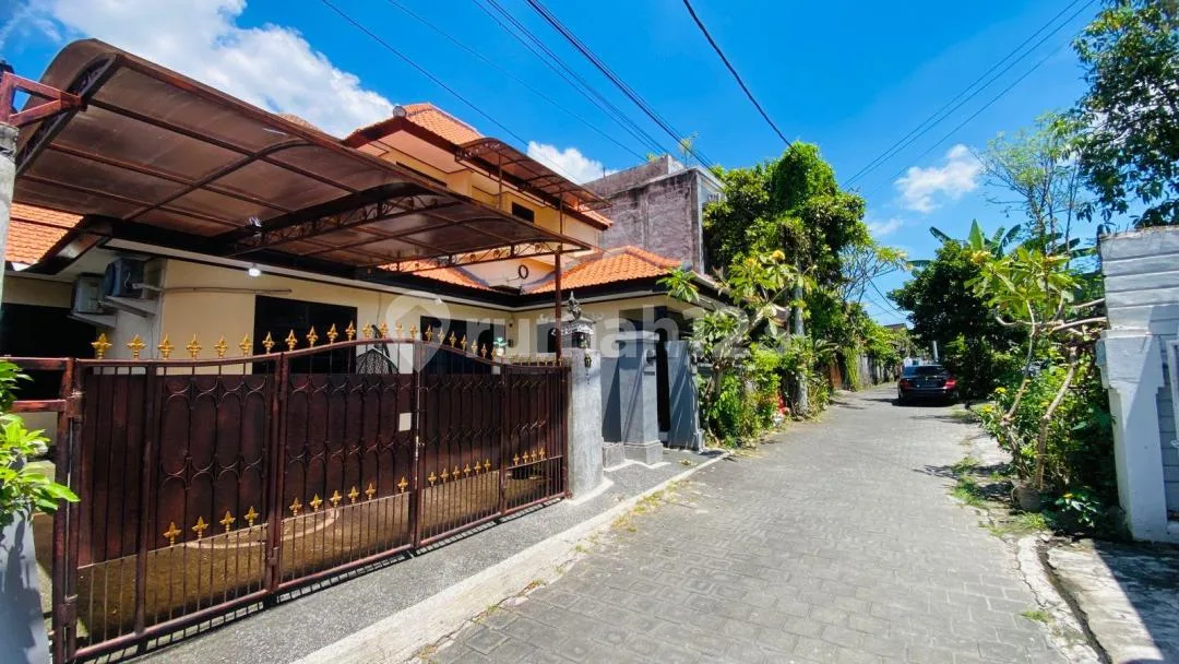 Rumah 4 Kamar 2 Dapur dan 2 Lantai Strategis di Padangsambian - Image 4 of 4
