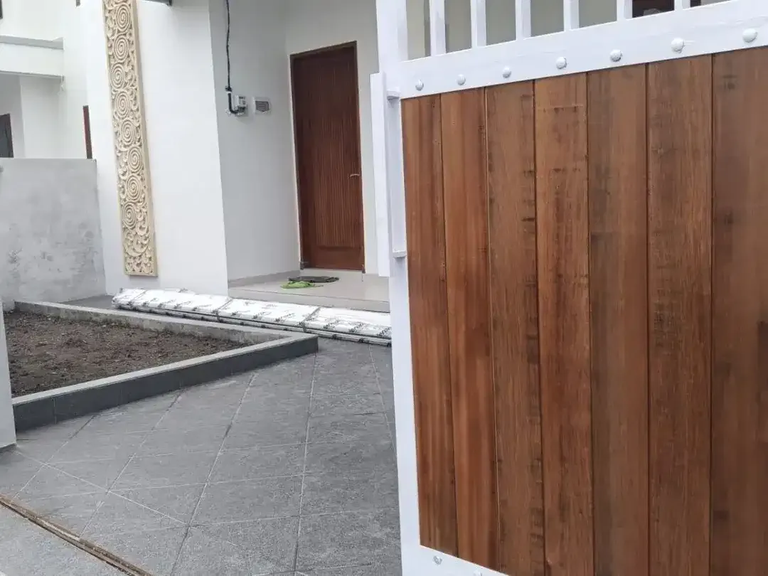 BRAND NEW HOUSE - Rumah Baru Modern Style Minimalis Area Denpasar Selatan - Image 2 of 10