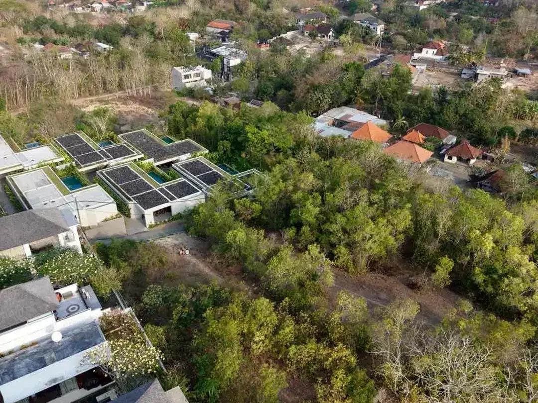 DIJUAL TANAH OCEAN VIEW DI UNGASAN BALI – LINGKUNGAN VILLA - Image 3 of 8