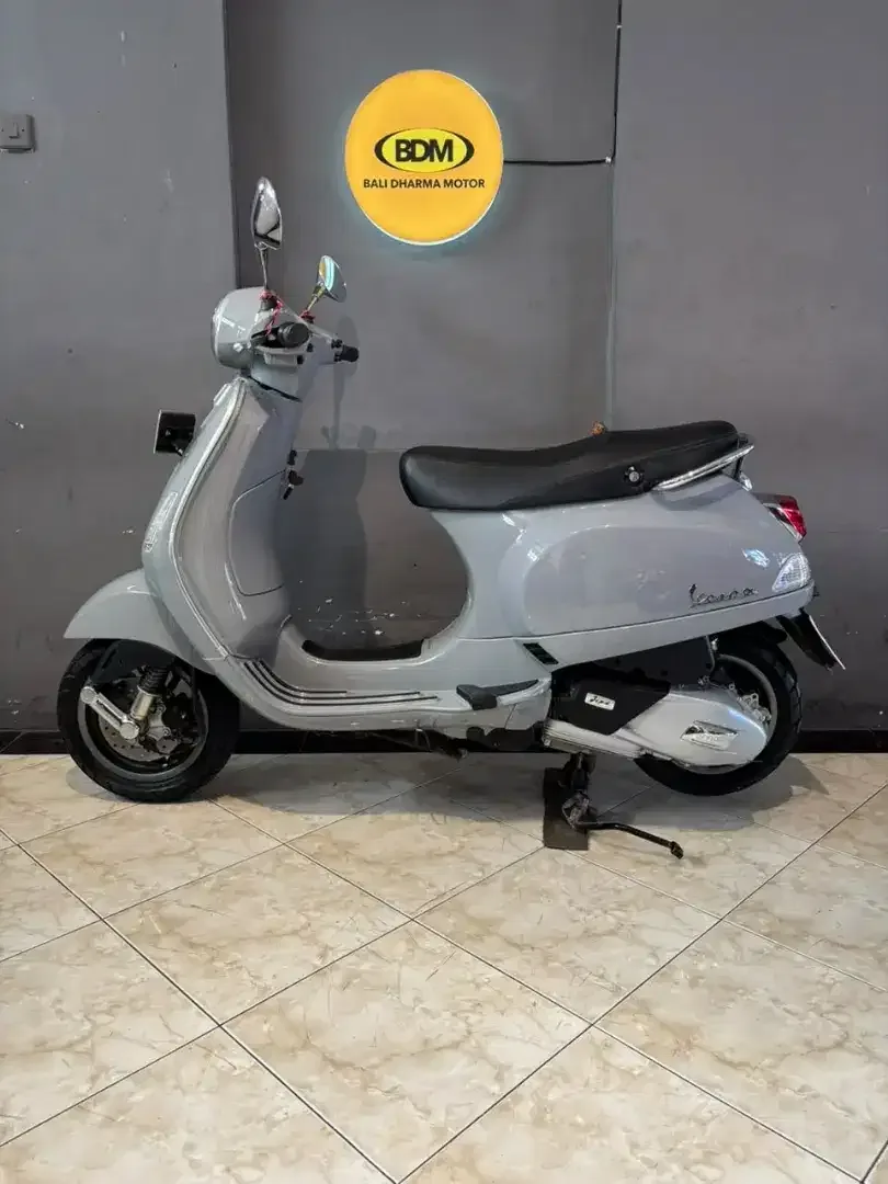 DP 500k / BUNGA MENURUN 2% / PIAGGIO VESPA LX 125 TAHUN 2023 - Image 4 of 7
