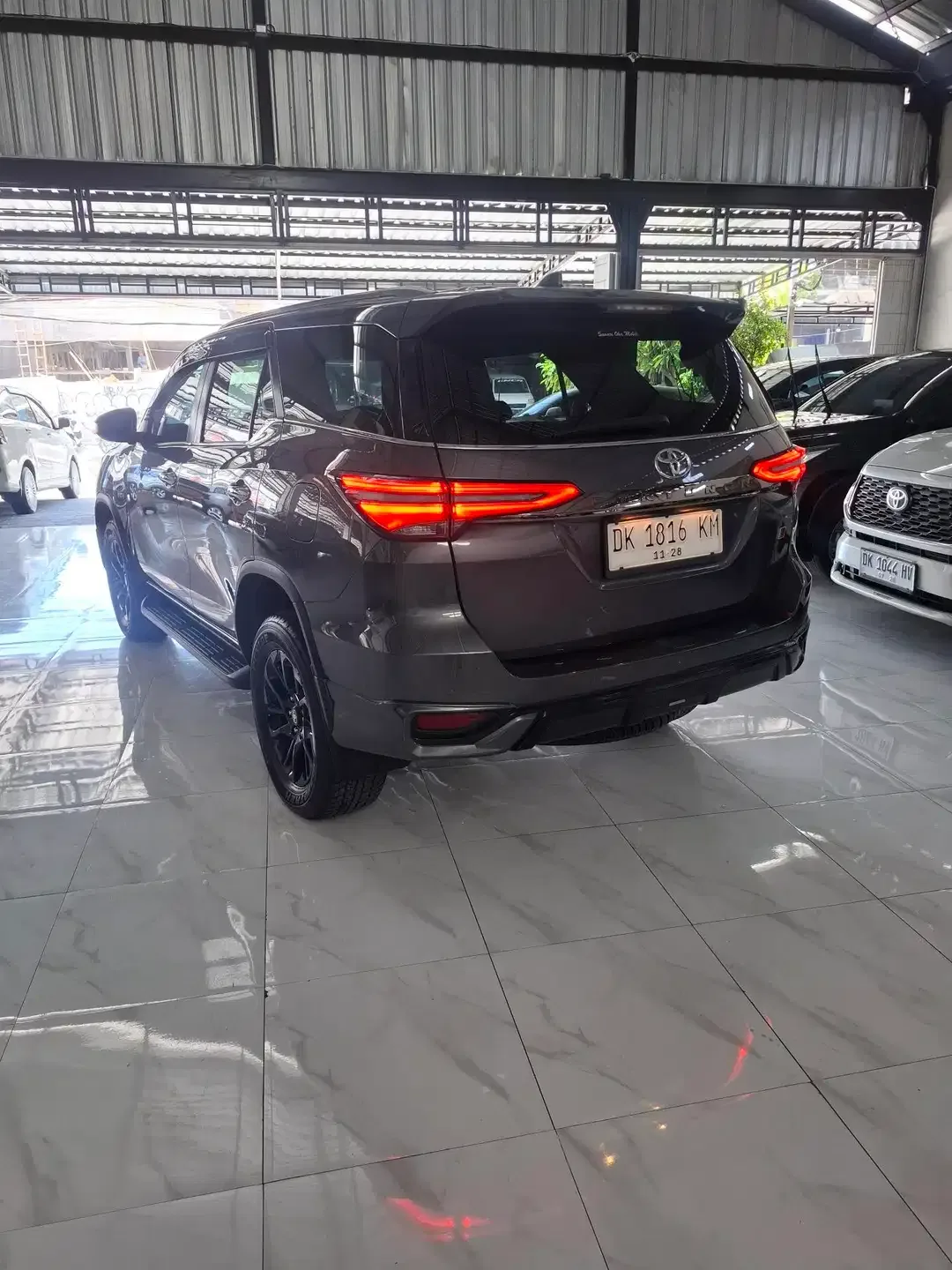 Fortuner 2.7 SRZ GR SPORT - Image 4 of 6