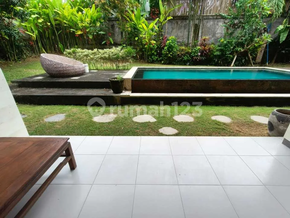 Villa Pemandangan Sawah Dekat La Brisa dan Pantai Canggu - Image 4 of 4
