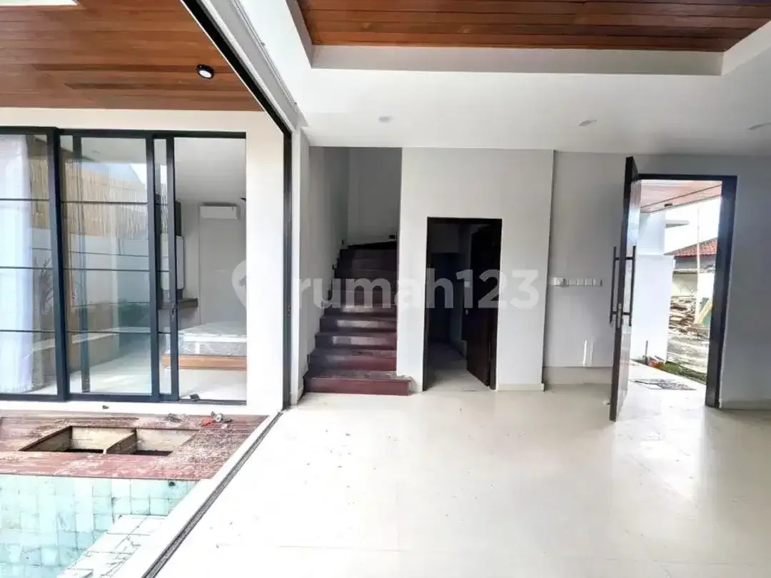 Villa Brand New Modern Tropical Minimalis Area Padonan Canggu - Image 1 of 10