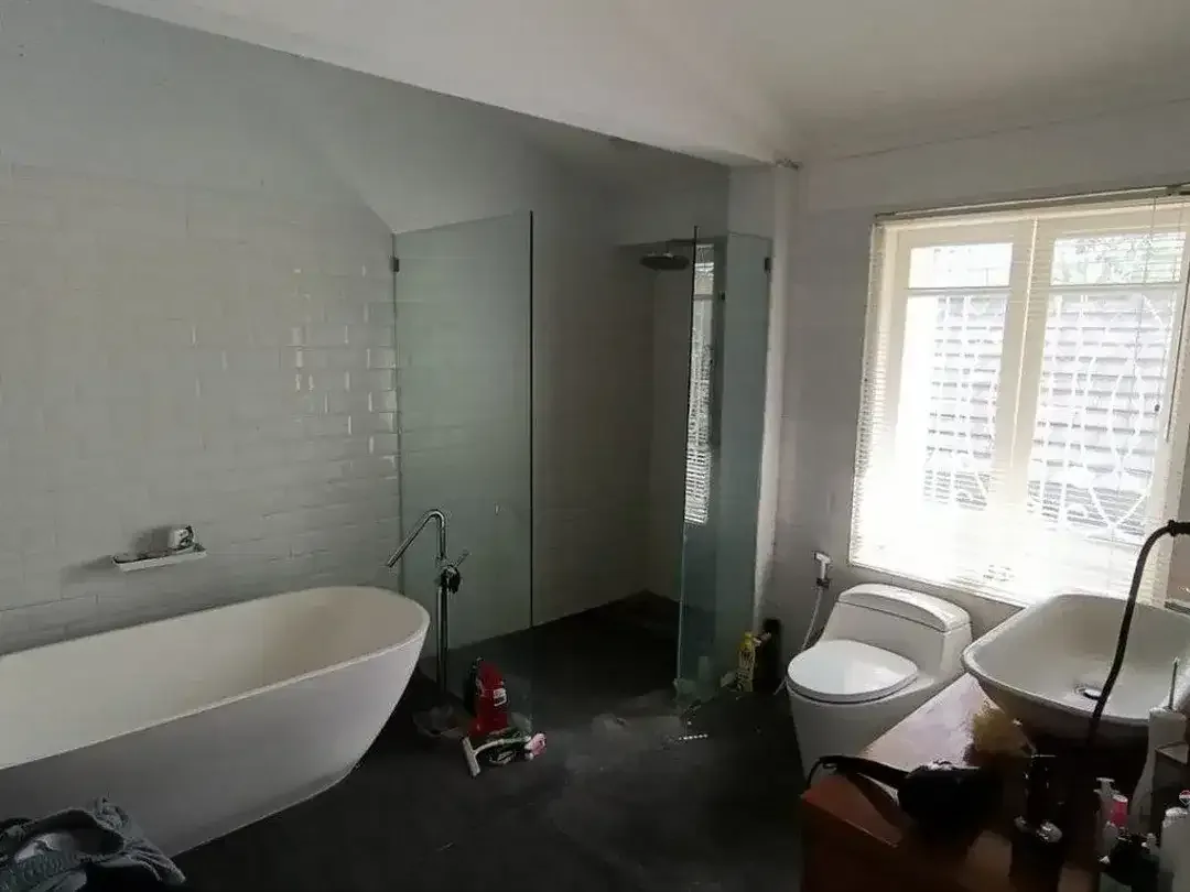 Villa Eksklusif 4 Kamar Tidur Dijual di Kerobokan Kelod Area - Image 10 of 10