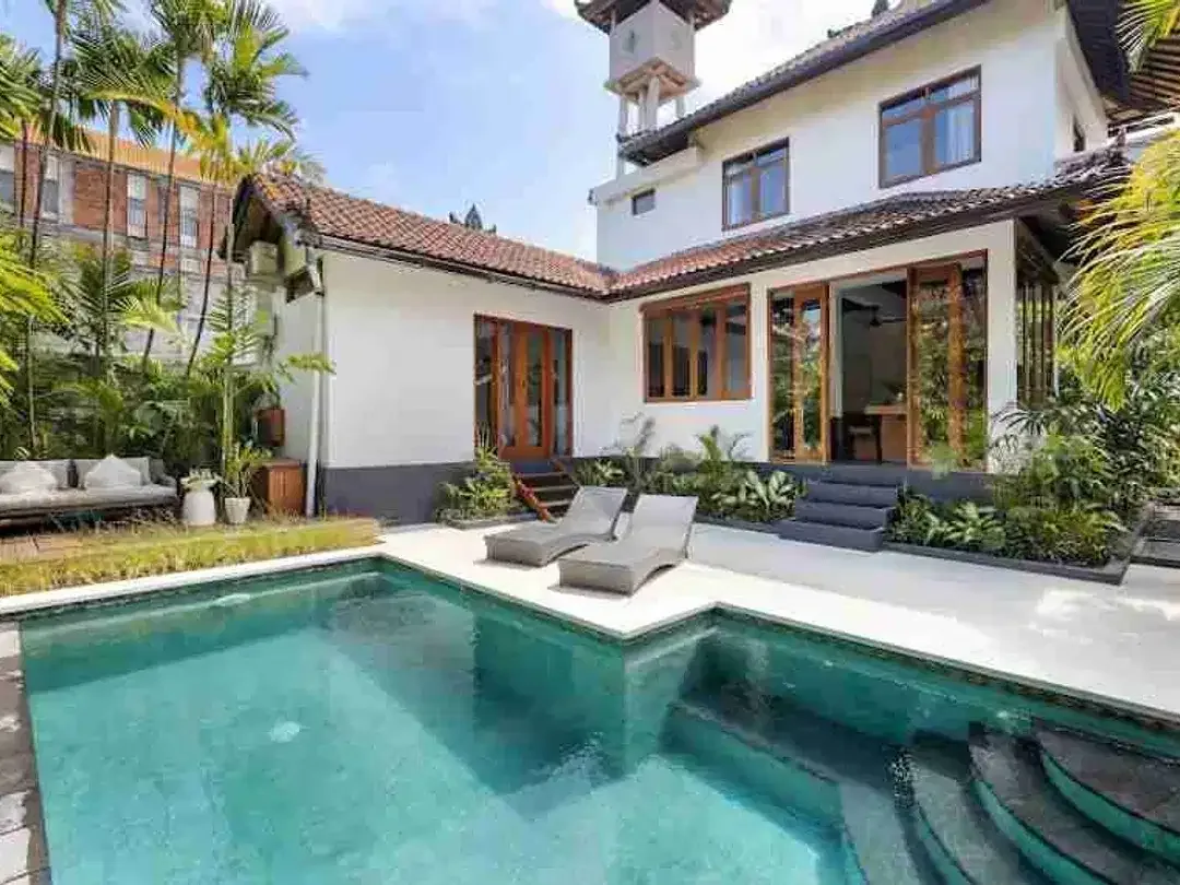 Luxury Villa Kontemporer di Sentral Seminyak Dekat Pantai - Image 1 of 10