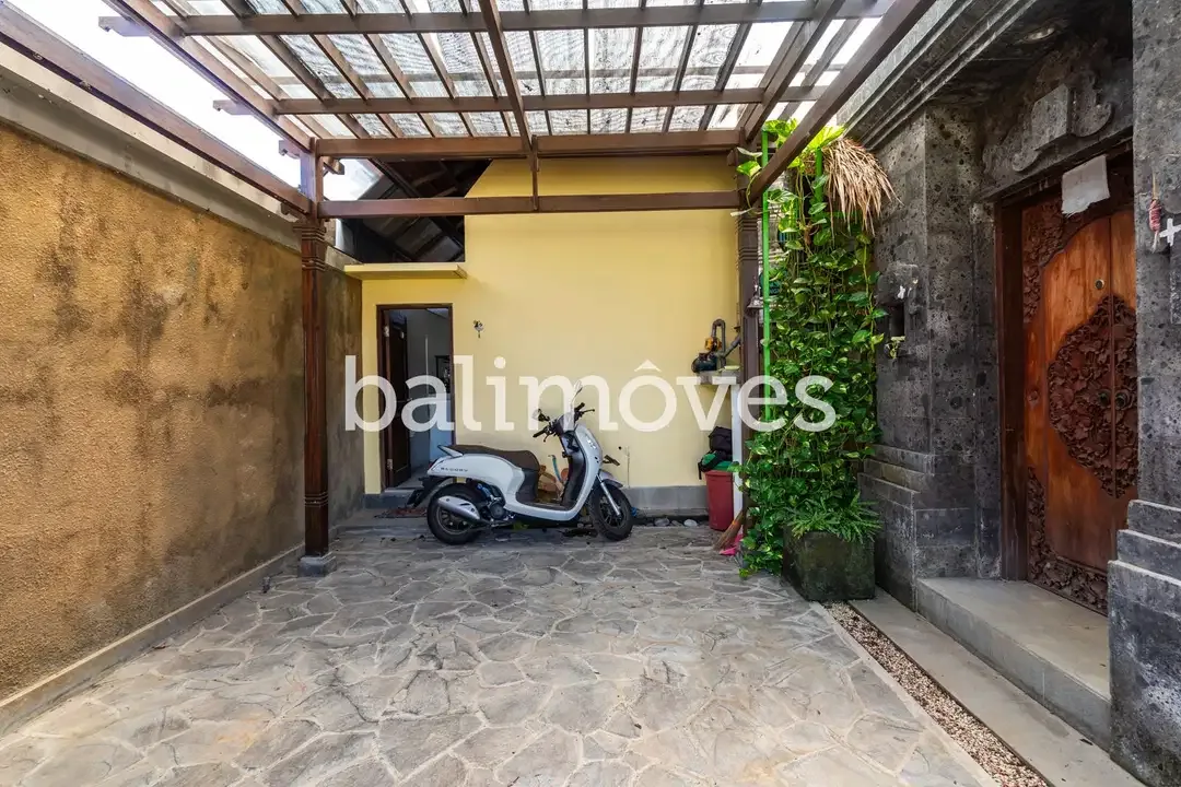 Rumah Bergaya Bali Tiga Kamar Tidur Di Sanur - Image 2 of 10