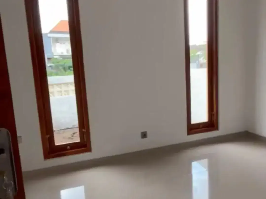 Dijual Rumah Siap Huni 3 Kamar SHM di Kerobokan Gatsu Barat Denpasar - Image 8 of 10