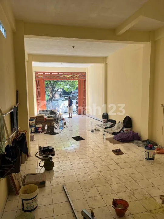 Ruko di Jual 3 Lantai Jalan Raya Utama Cargo Bebas Banjit SHM - Image 3 of 4