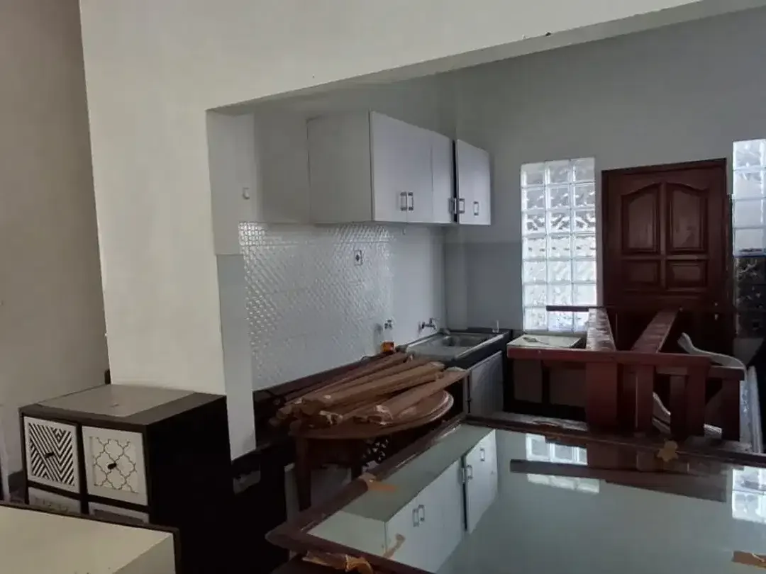 Dijual rumah dan tanah kecil di Renon Bali - Image 4 of 8