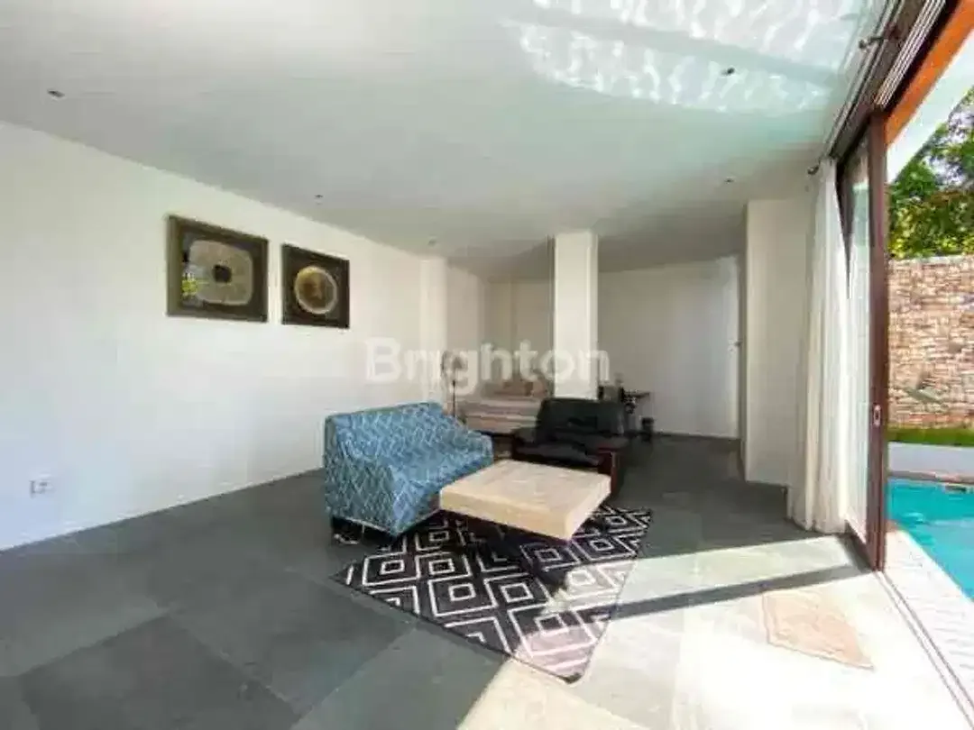 4 BR OPEN SPACE TROPICAL VILLA IN SANUR PRIME AREA - Image 3 of 8