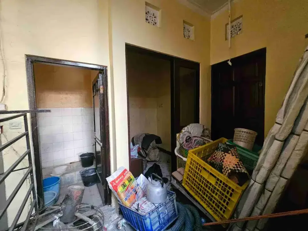 Jual Rumah Hitung Harga Tanah Saja Luas 2.3are/230meter Lokasi Jl Semer Kerobokan dekat Umalas/ Petitenget area Investasi strategis. - Image 8 of 10