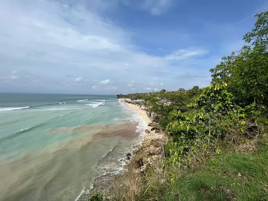 Tanah Spektakuler dan Premium View Puncak Tebing & Lapangan Golf - Image 3 of 7