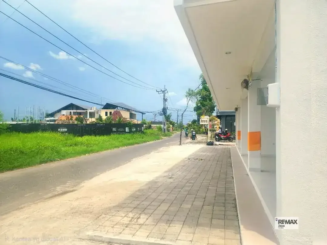 Strategic Shophouse For Rent In Pererenan, Badung Area - Image 4 of 4